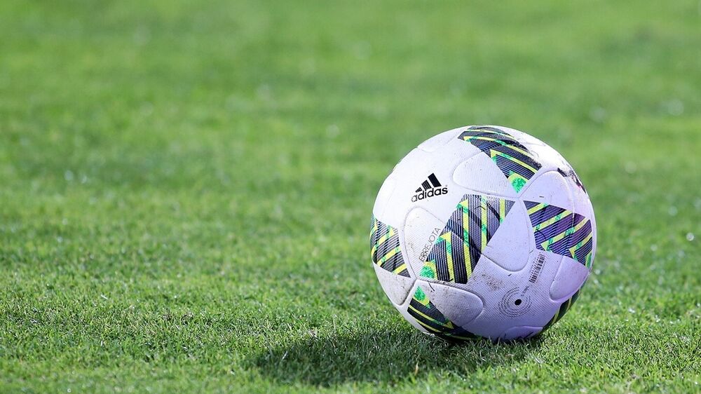 Adidas, bola de futebol