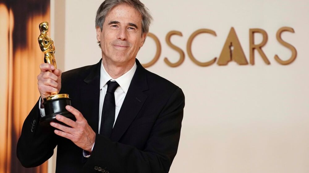 Walter Salles, vencedor do prémio de melhor longa-metragem internacional por “Ainda Estou Aqui”, na sala de imprensa dos Óscares, no domingo, 2 de março de 2025 em Los Angeles.