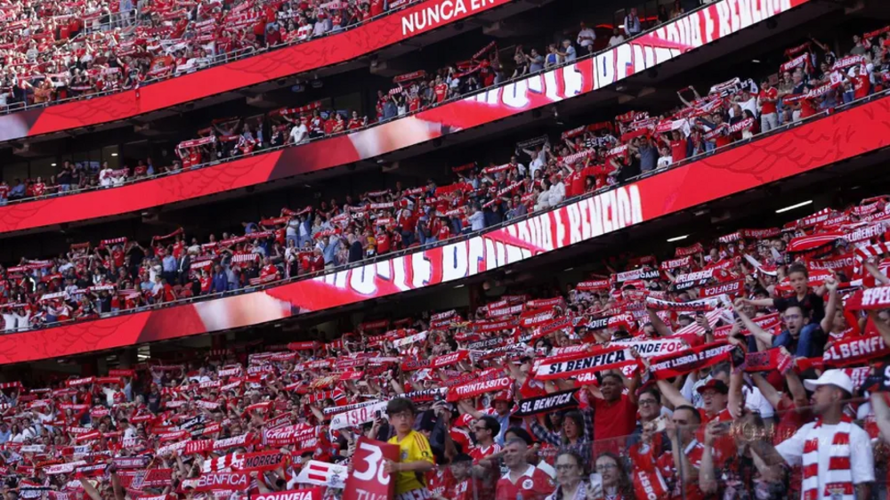 Adeptos do Benfica nas bancadas do Estádio da Luz