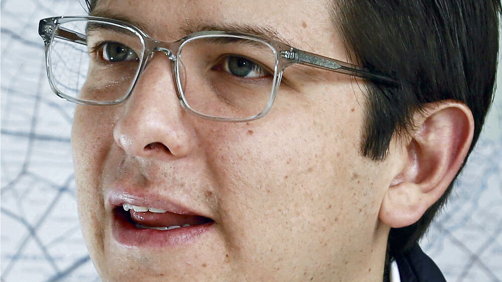 Candidato presidencial colombiano sobrevive a ataque na Colômbia