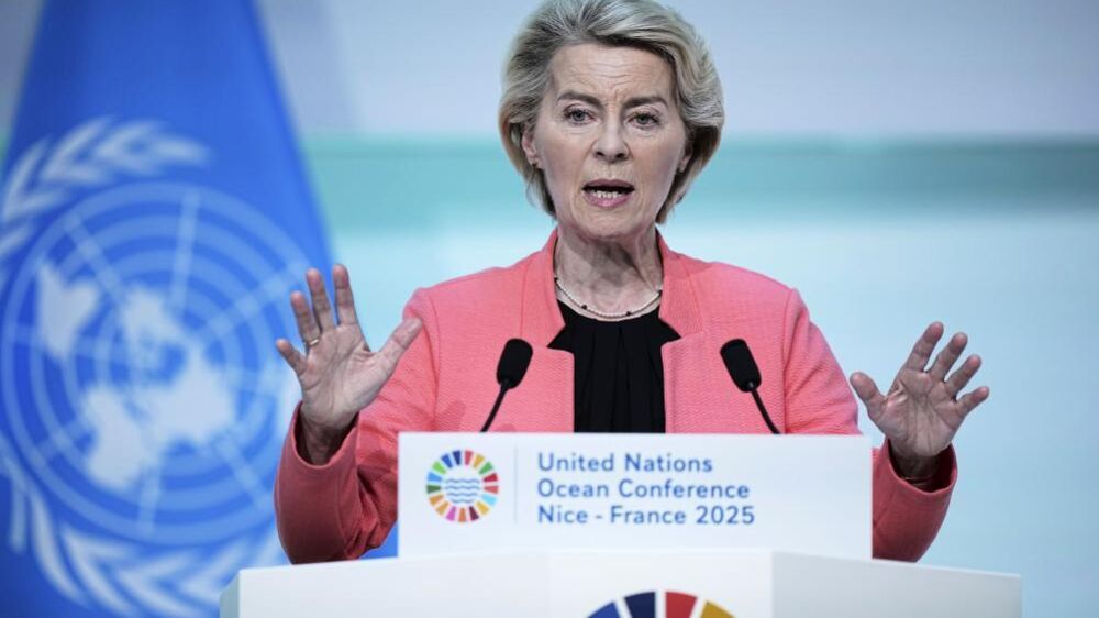 Comissão Europeia obriga redes sociais a usar aplicação de verificação da idade na UE