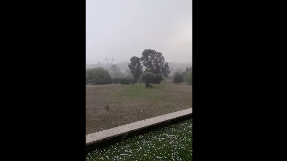 Paisagem sob chuva de granizo