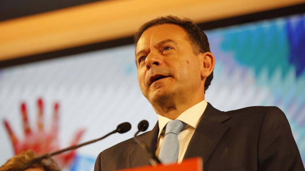 Luís Montenegro discursa num evento da Aliança Democrática