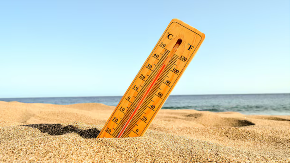 Calor em Portugal: termómetro na areia com aviso para sete distritos