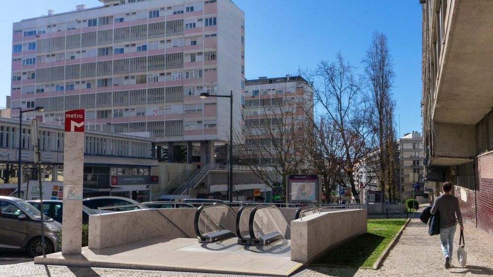 Metro de Lisboa: linha Vermelha interrompida entre Aeroporto e Bela Vista