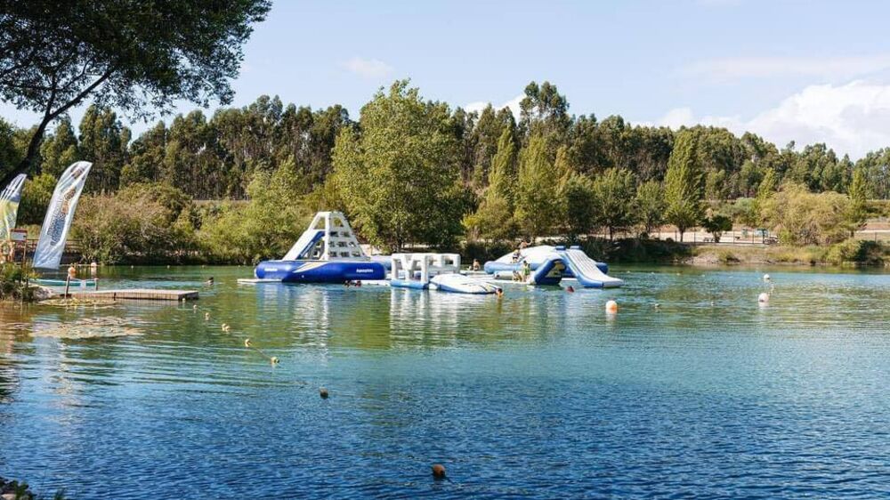 Buscas por criança desaparecida mobilizam bombeiros e GNR em parque aquático de Torres Vedras