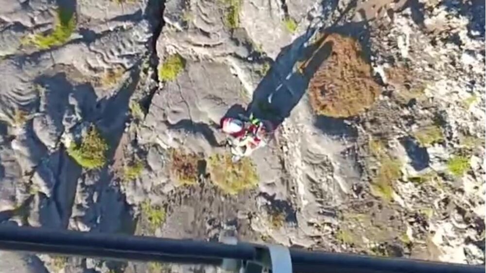 Resgate de homem na montanha do Pico pela Força Aérea Portuguesa