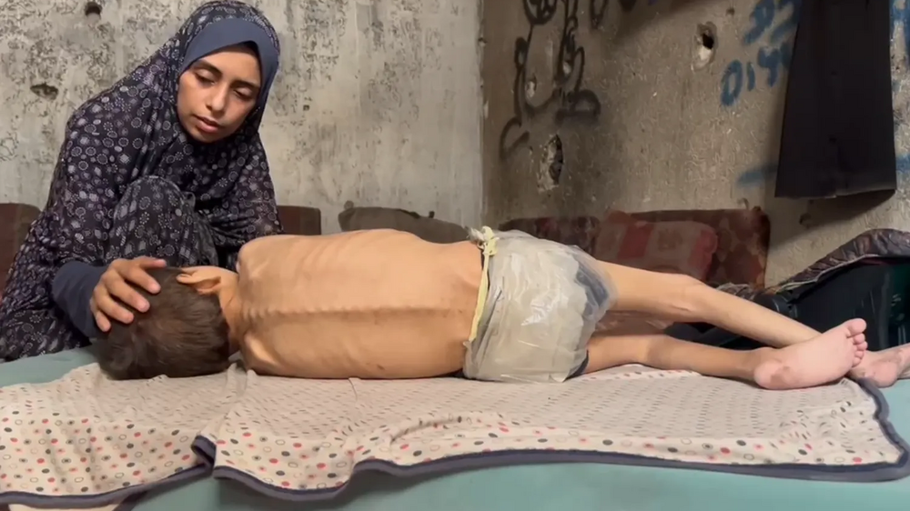 Samah Matar, 31 anos, deslocada palestiniana mãe de seis filhos, fotografada na casa improvisada na escola al-Hashtal, norte da cidade de Gaza