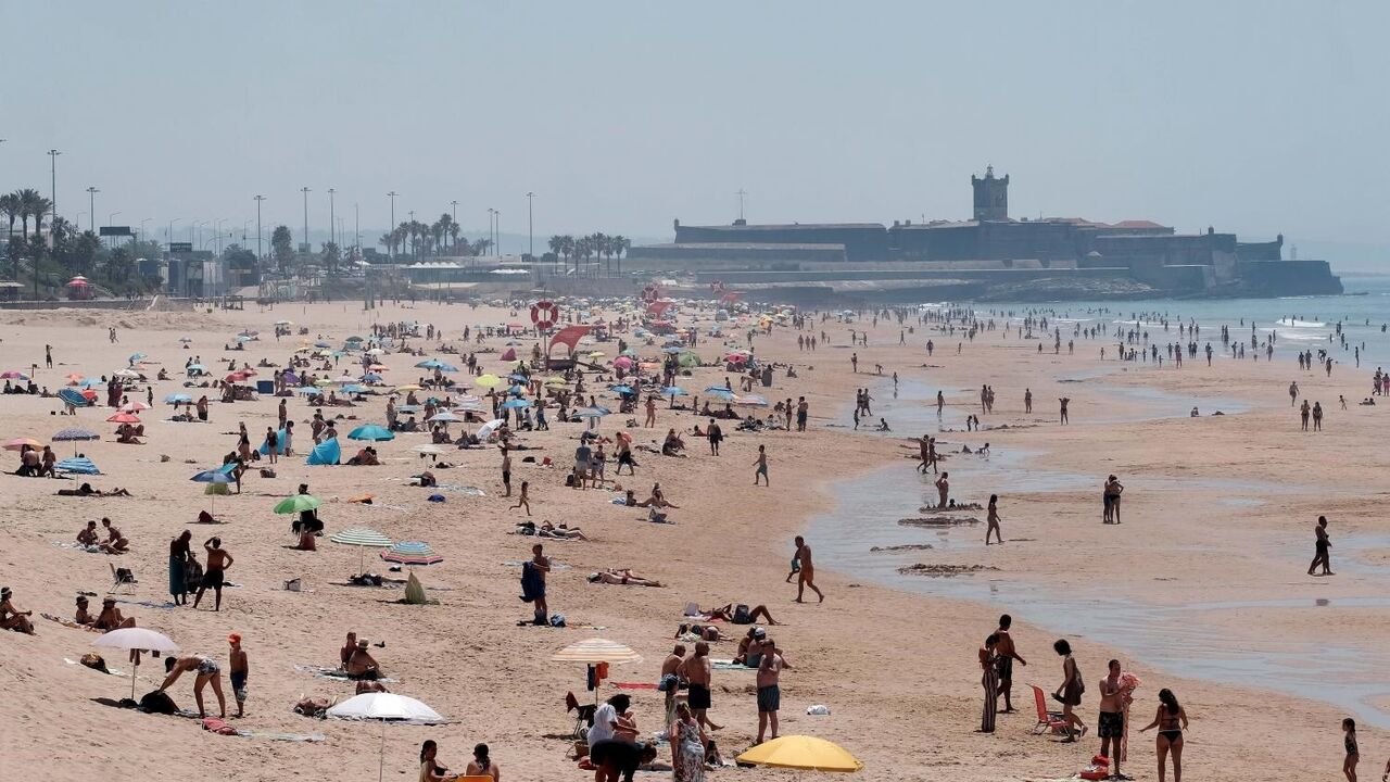 Jovem de 17 anos morre afogado na praia de Carcavelos - Últimas - Now