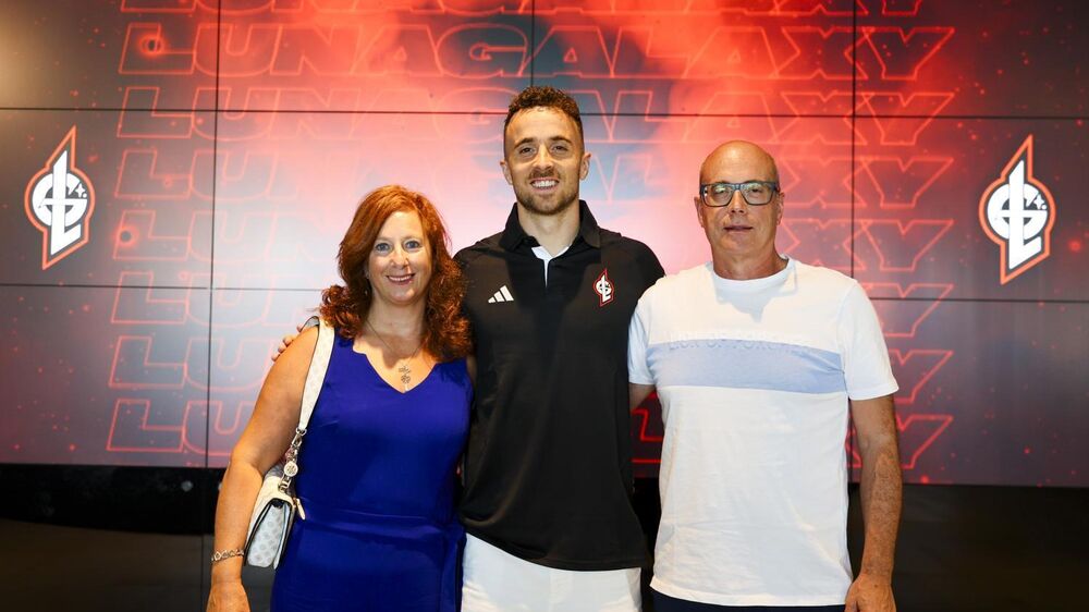 Joaquim e Isabel Silva enfrentam a dor da perda dos filhos, Diogo Jota e André Silva