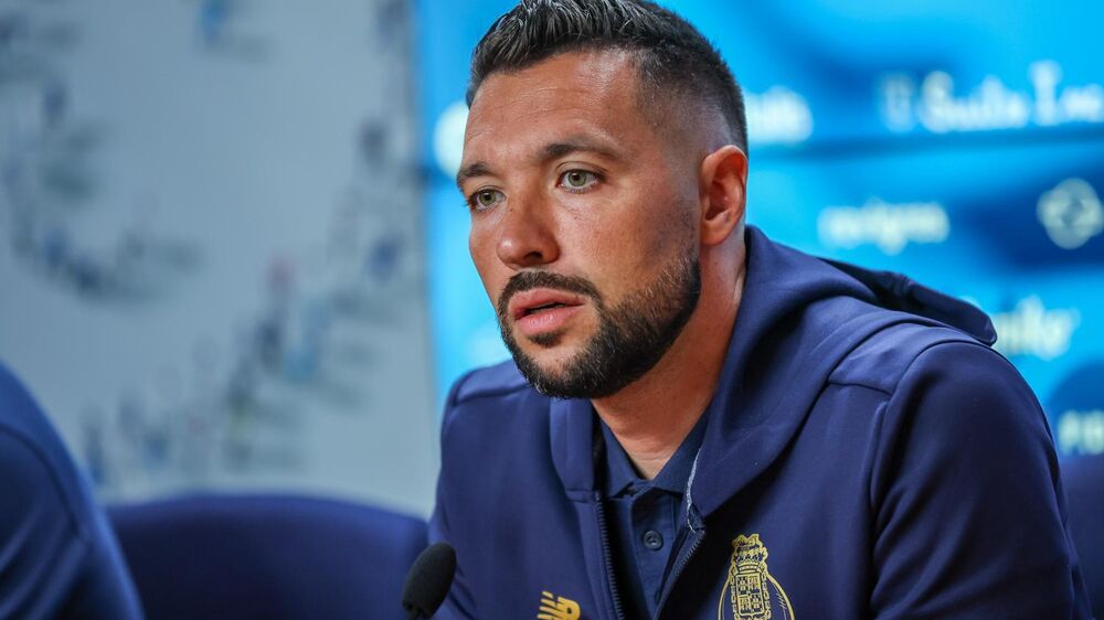 Farioli antevê jogo difícil do FC Porto em Barcelos