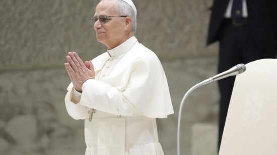 Leão XIV conforta famílias das vítimas do incêndio em bar suíço em encontro no Vaticano