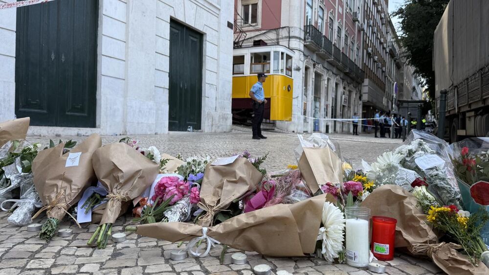 Homenagens às vítimas do acidente no Elevador da Glória, em Lisboa