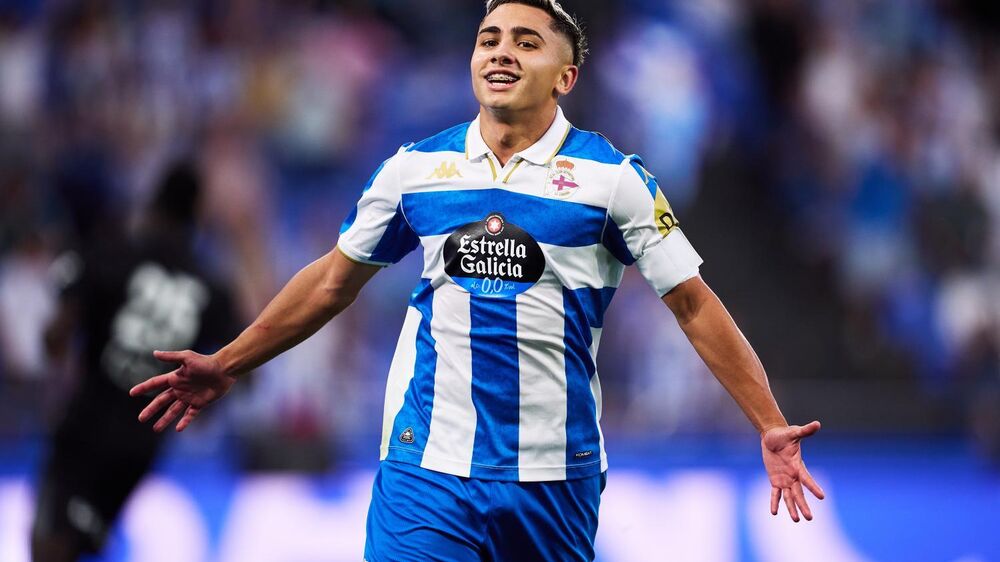 Yeremay, extremo do Deportivo, cobiçado pelo Sporting