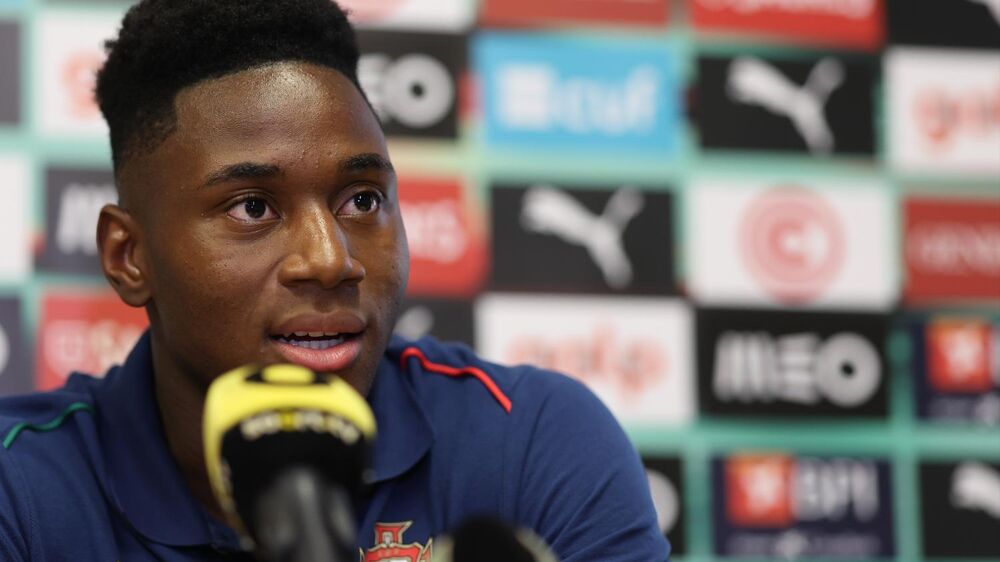 Dário Essugo operado com sucesso após contrato ao Sporting e estreia pelo Chelsea