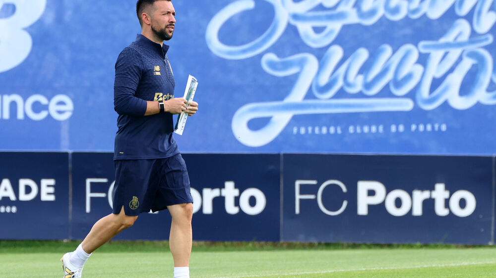 Francesco Farioli  no treino do FC Porto