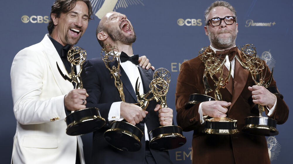 Vencedores dos Emmy celebram prémios para 'Adolescência', 'The Studio' e 'The Pitt'