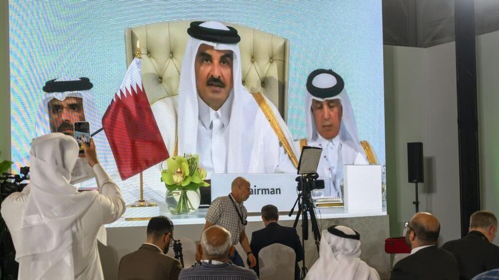 Emir do Qatar acusa Israel de recusar paz e impor o seu poder
