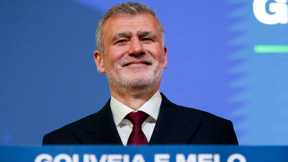 Gouveia e Melo discursa num evento