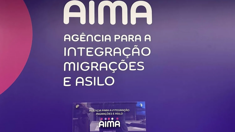 AIMA manda português abandonar território nacional