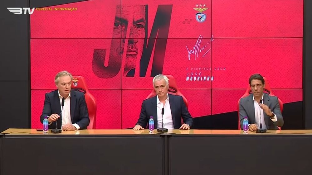  Mourinho apresentado no Benfica