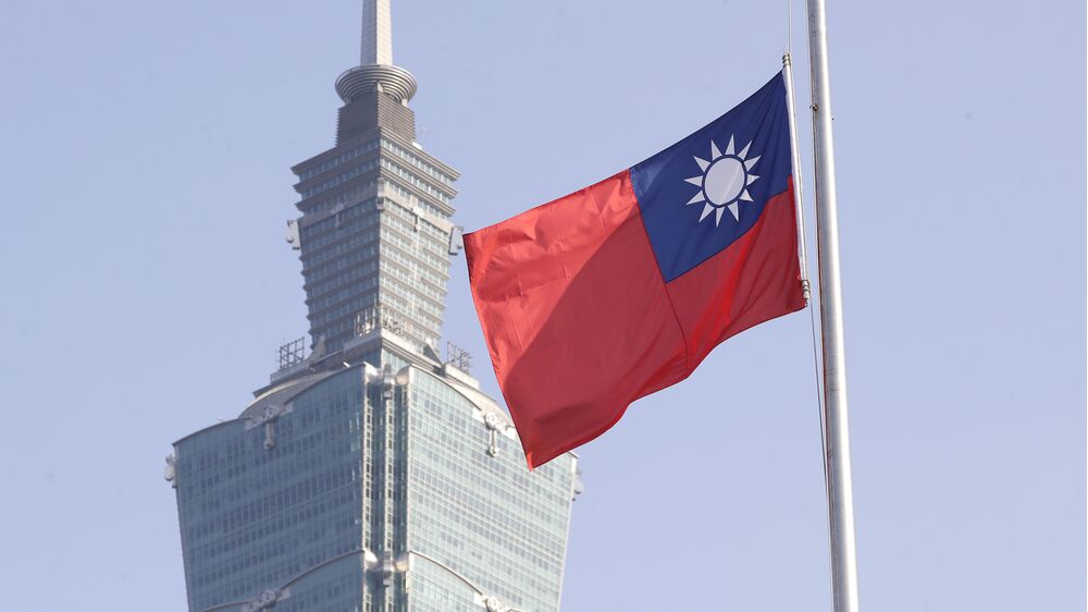 Taiwan emite alerta marítimo face à aproximação do tufão Ragasa