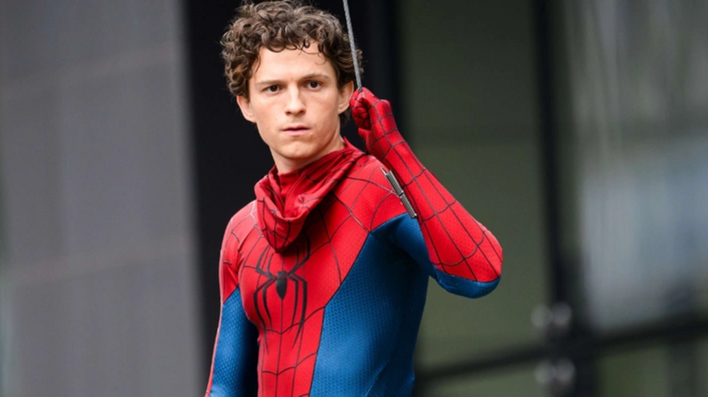 Tom Holland sofre concussão leve durante filmagens de 'Spider-Man' em Watford, Reino Unido