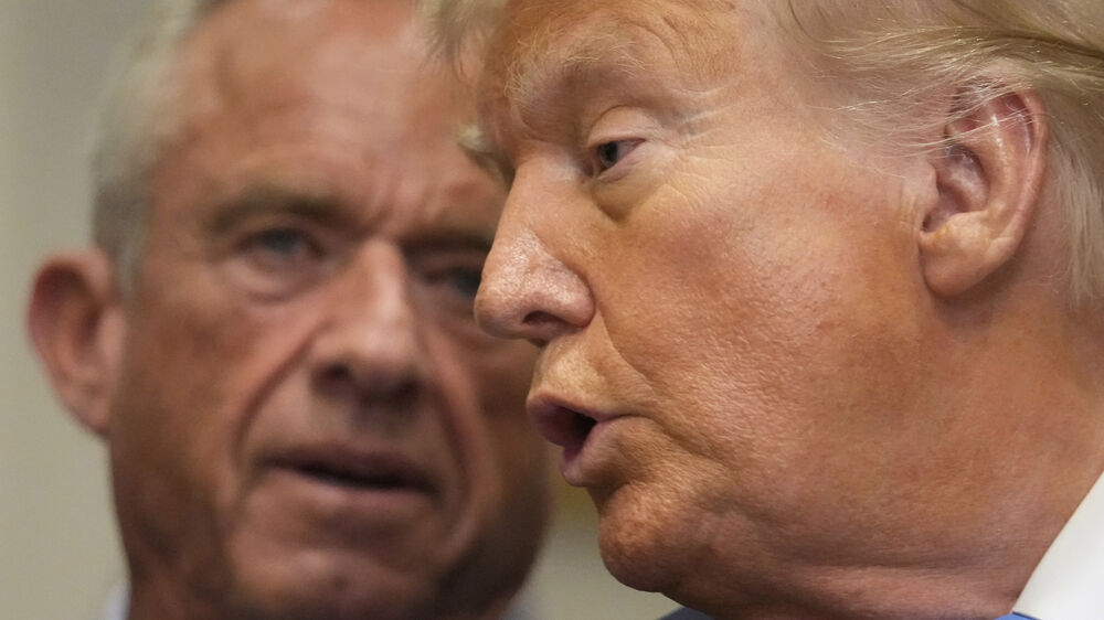 Trump sugere paracetamol e vacinas como causas de autismo