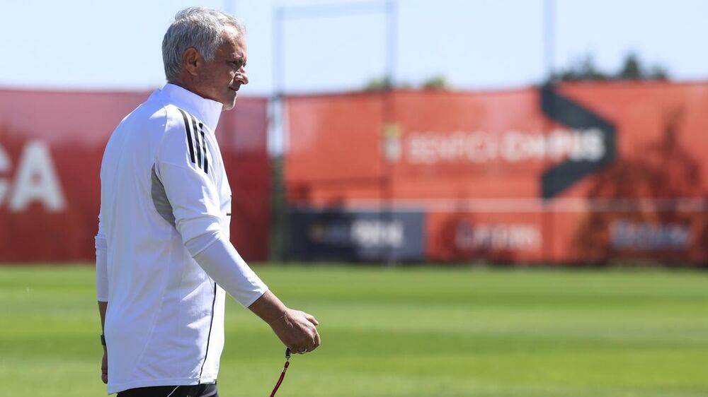 Mourinho orienta o Benfica contra o Rio Ave no Estádio da Luz