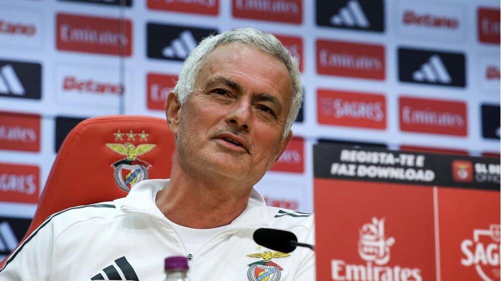 Mourinho marca presença num evento do Benfica