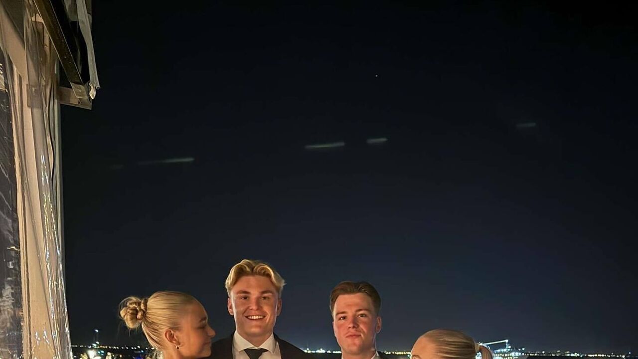 Conrad Harder com Emma e Kaare Barslund, jogador do Brommapojkarna, e a namorada deste, Alma