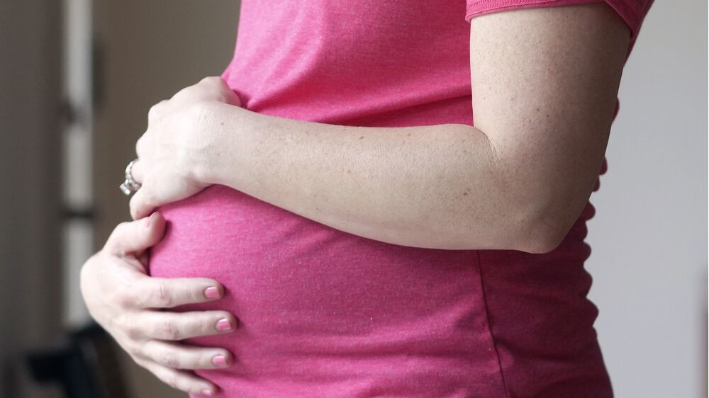 Mais de 2000 grávidas ou pessoas em licença parental dispensadas do trabalho