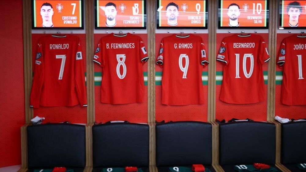 Equipamentos de Ronaldo, Fernandes e outros jogadores portugueses