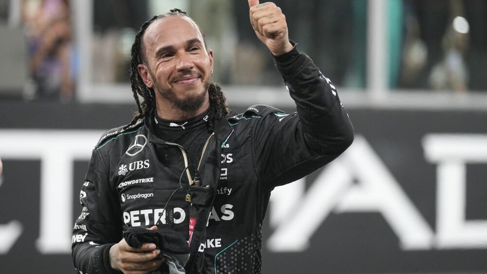 Lewis Hamilton aliena coleção de carros por valor elevado