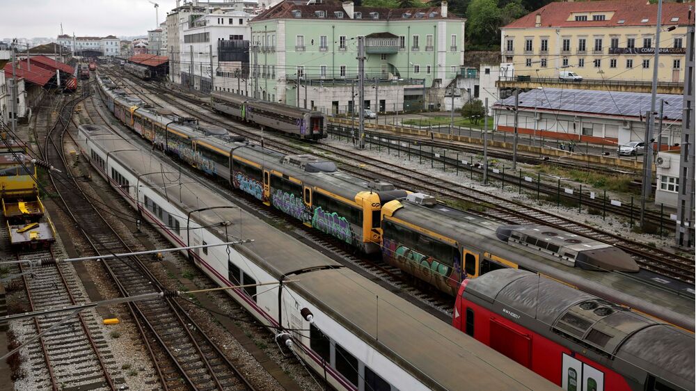 transportes comboios ferrovia