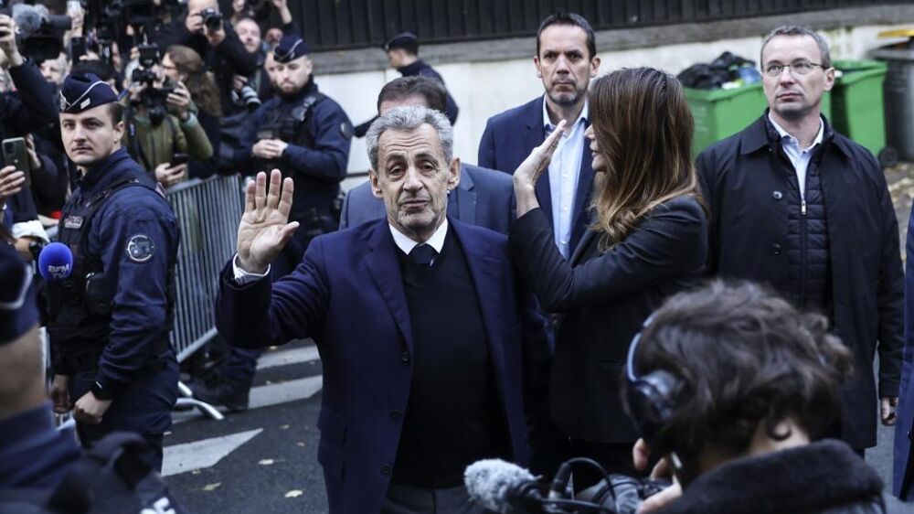 Ex-Presidente francês Nicolas Sarkozy chegou à prisão de La Santé 