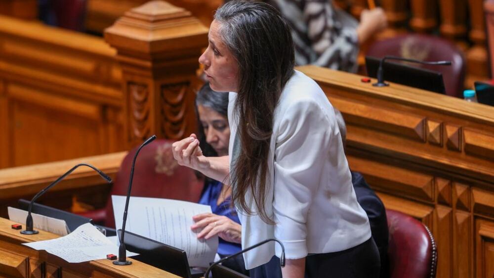 Deputada Mariana Silva discursa no Parlamento sobre o Orçamento do Estado para 2026