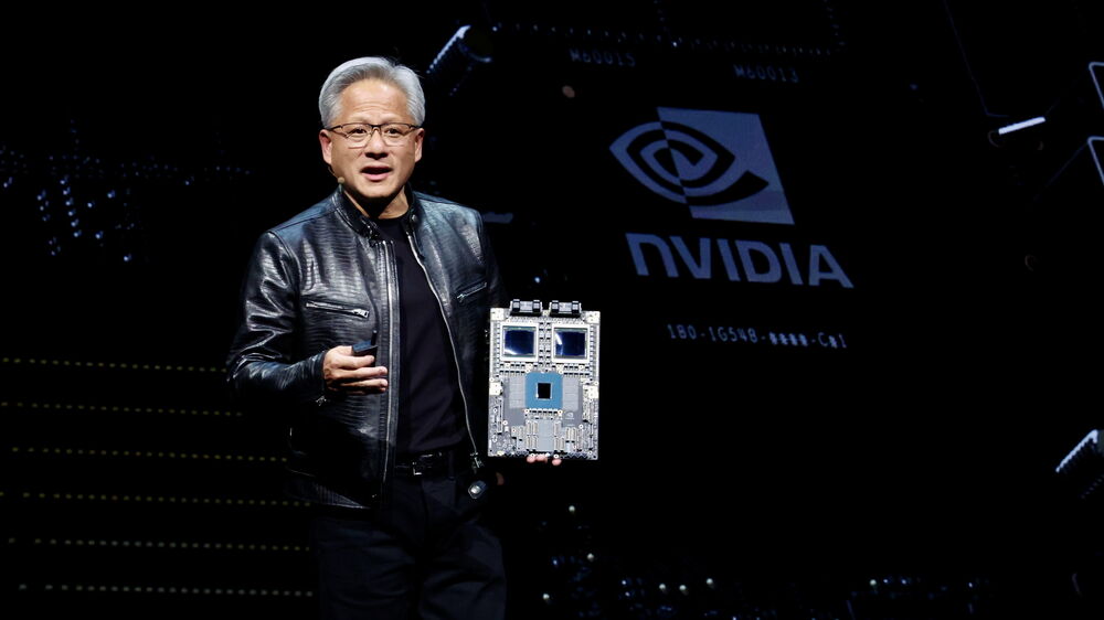 Jensen Huang anuncia autorização dos EUA para envio de 'chips' Nvidia para a China