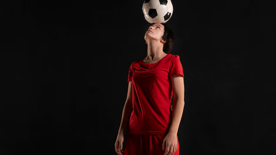 Acumulação de impactos na cabeça no futebol pode levar à demência  