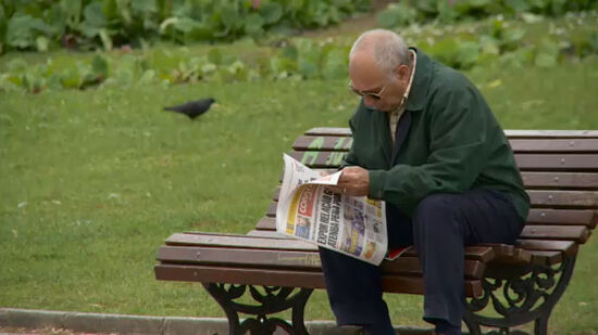 Reformados mais vulneráveis pedem crédito para pagar renda ou até para viver em quartos 