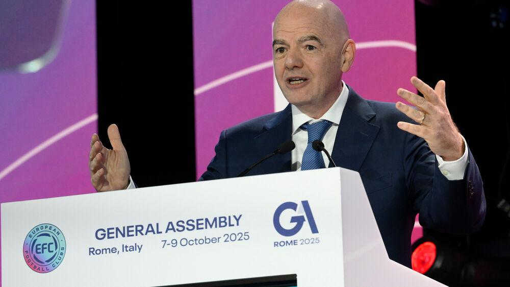 Gianni Infantino discursa na Assembleia Geral em Roma, Itália