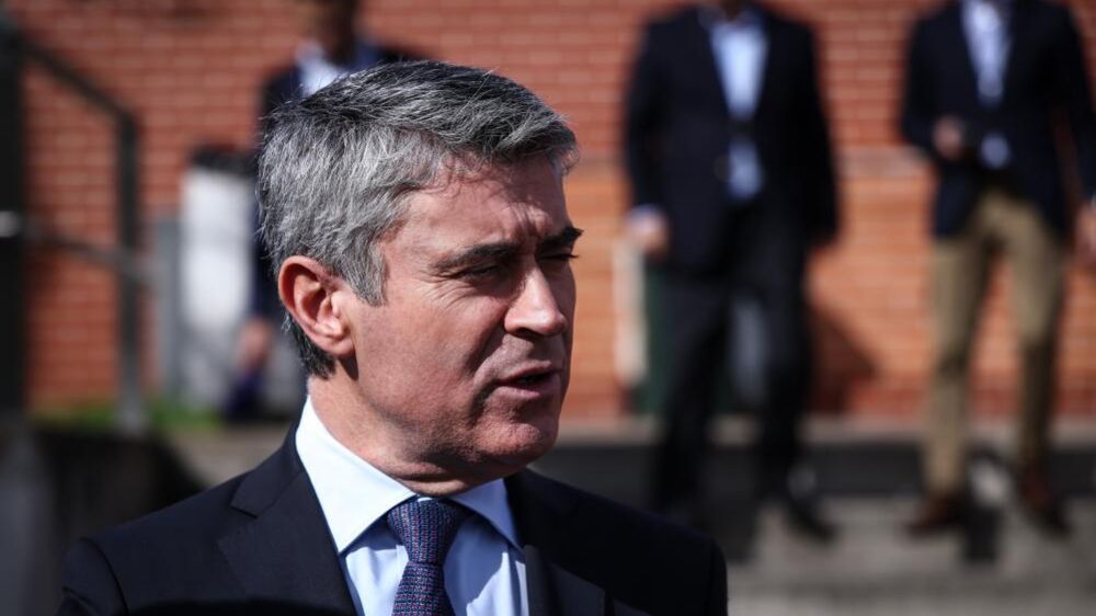 José Luís Carneiro pede intervenção sobre estudantes ucranianos