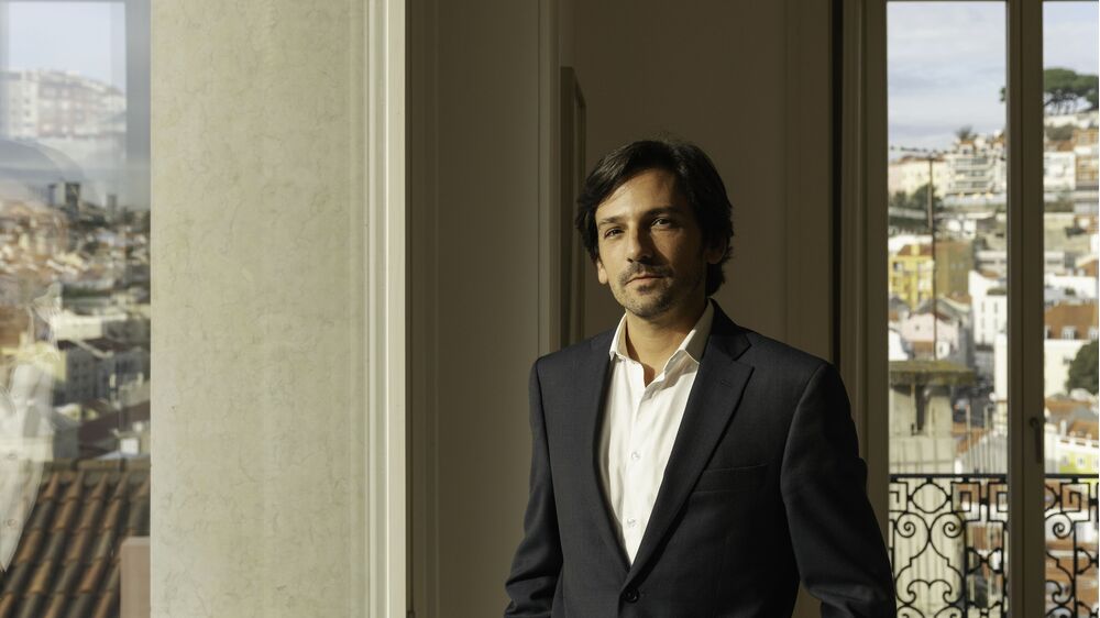 Hugo Santos Ferreira lidera a Corcoran em Lisboa