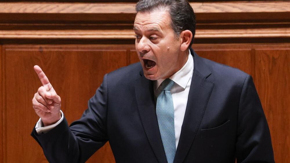 Montenegro defende Orçamento do Estado para 2026 no parlamento