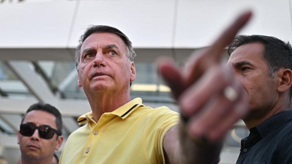 Bolsonaro encontra-se em prisão domiciliária