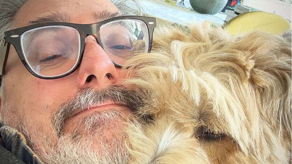 Nuno Markl com a cadela, Chiclete