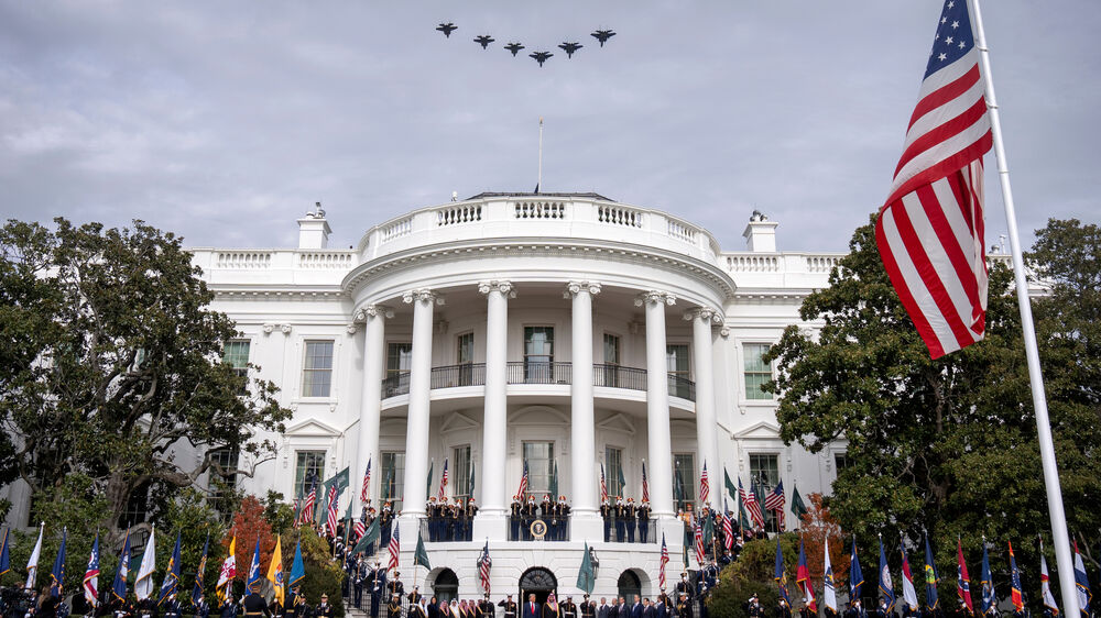 Casa Branca tentou atrasar divulgação de documentos de Epstein, mas senadores aprovaram publicação