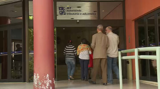 Autoridade Tributária quer cobrar milhões em impostos a futebolistas portugueses: Em causa estão comissões pagas aos empresários nas transferências