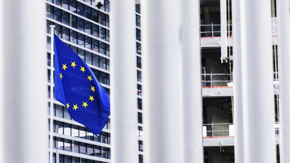 Confiança dos consumidores na UE e zona euro tem ligeira subida em setembro