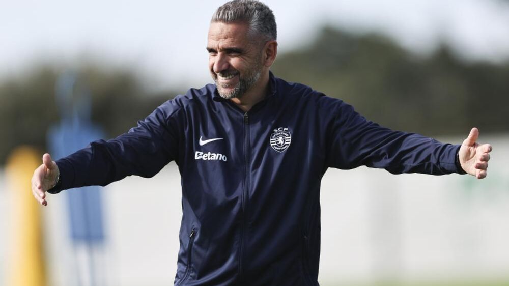 Rui Borges no treino do Sporting esta segunda-feira
